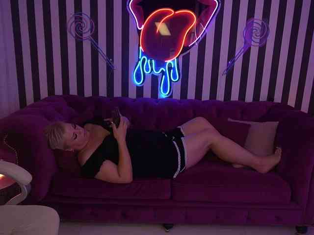 CrystalVibe webcam