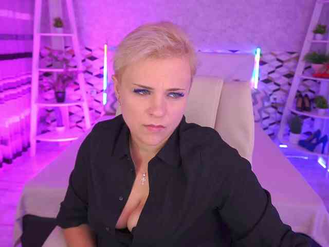 CrystalVibe webcam