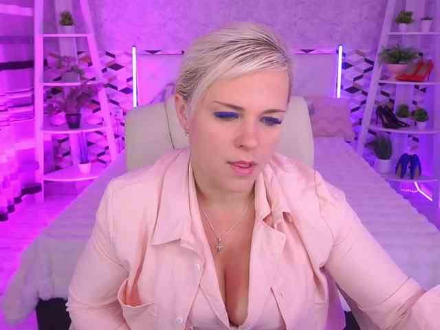 CrystalVibe webcam