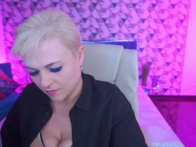 CrystalVibe webcam