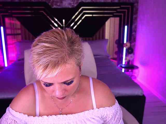 CrystalVibe webcam