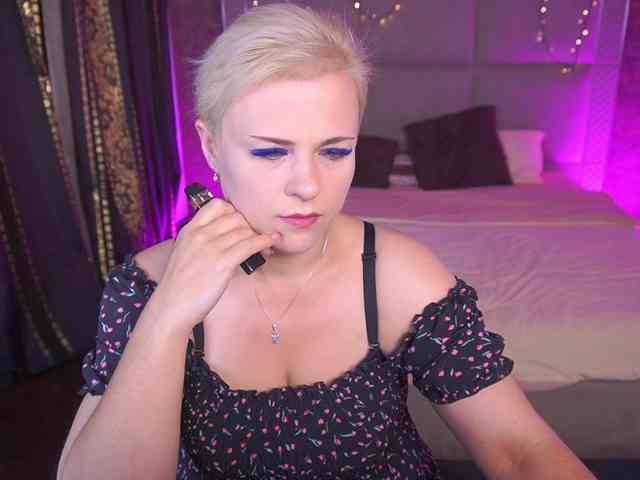 CrystalVibe webcam