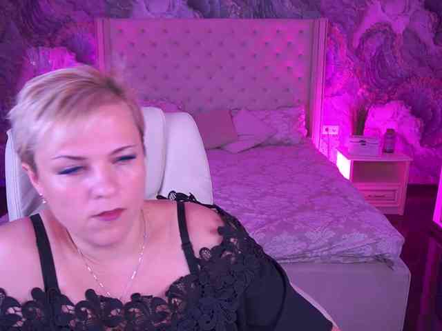 CrystalVibe webcam