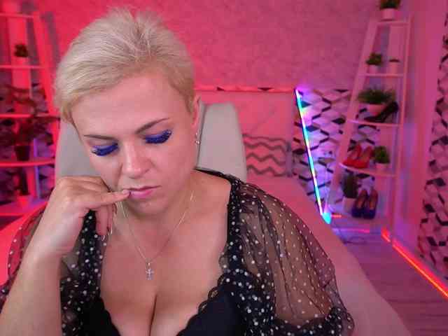 CrystalVibe webcam