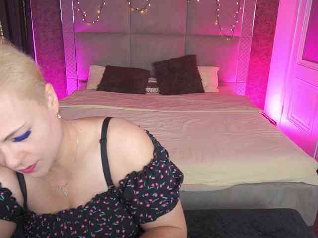 CrystalVibe webcam