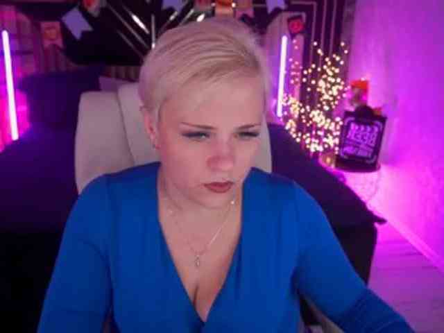 CrystalVibe webcam