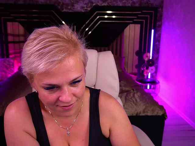 CrystalVibe webcam