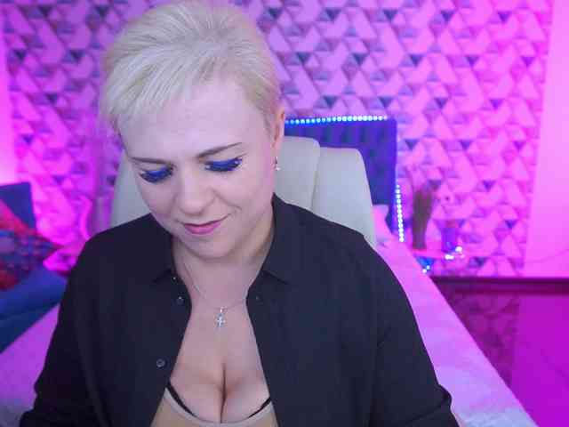 CrystalVibe webcam