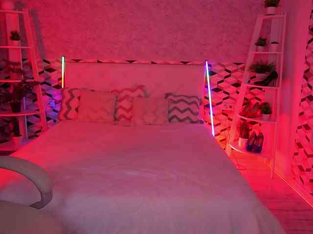 CrystalVibe webcam