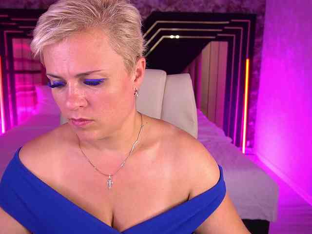 CrystalVibe webcam