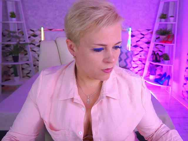 CrystalVibe webcam
