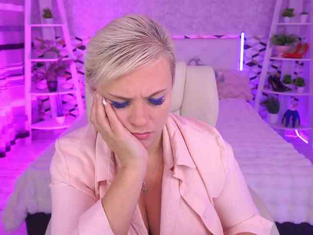 CrystalVibe webcam