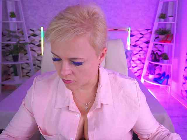 CrystalVibe webcam