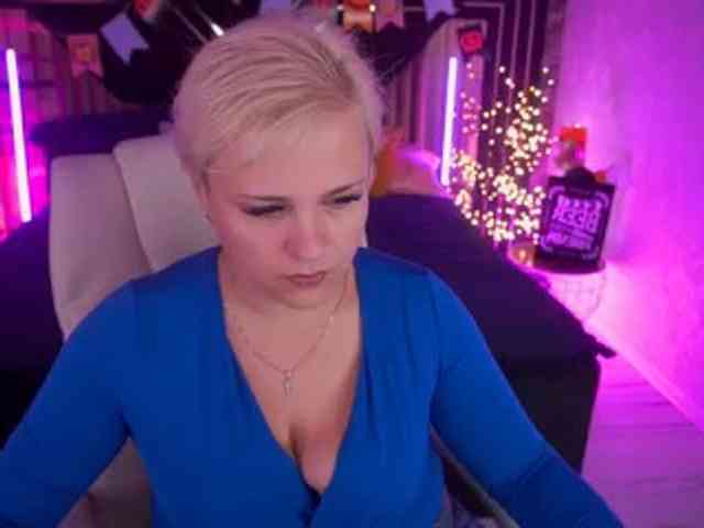 CrystalVibe webcam
