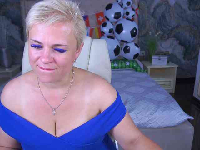 CrystalVibe webcam