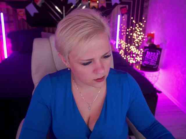 CrystalVibe webcam