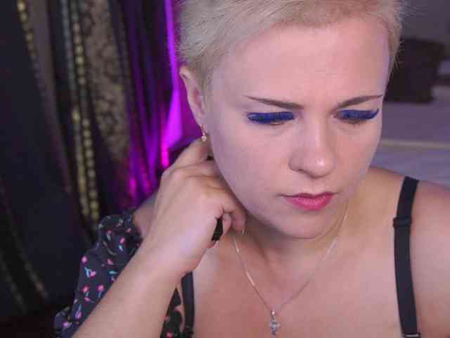 CrystalVibe webcam
