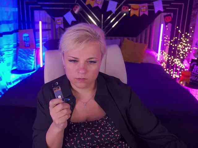 CrystalVibe webcam