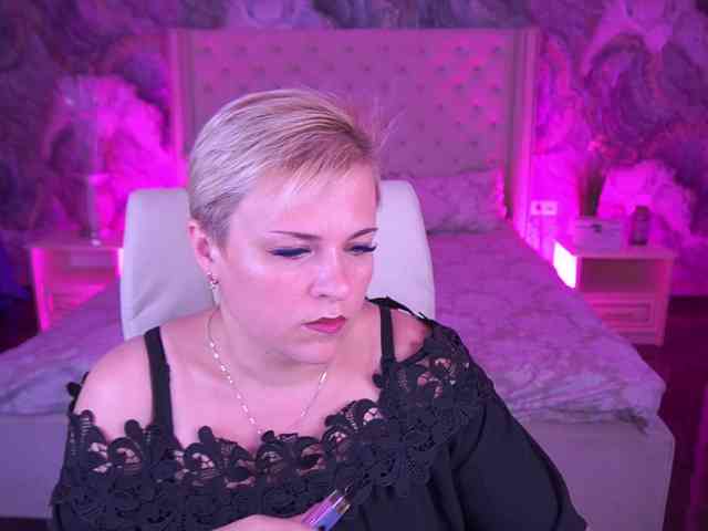 CrystalVibe webcam