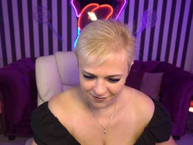 CrystalVibe webcam