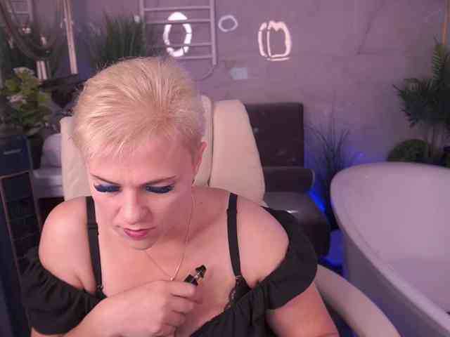 CrystalVibe webcam