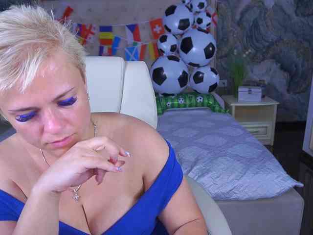 CrystalVibe webcam