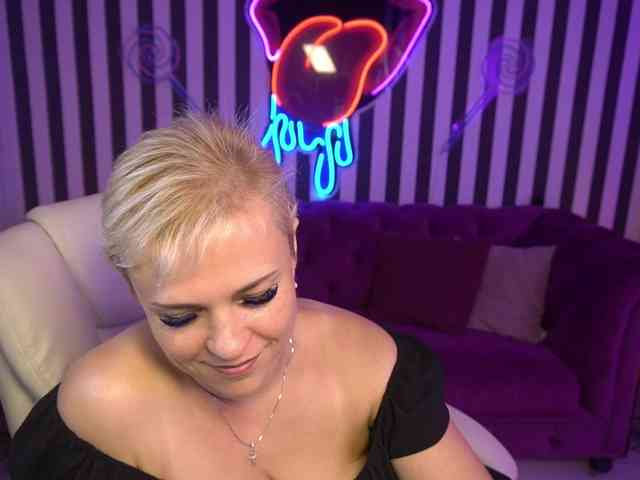 CrystalVibe webcam