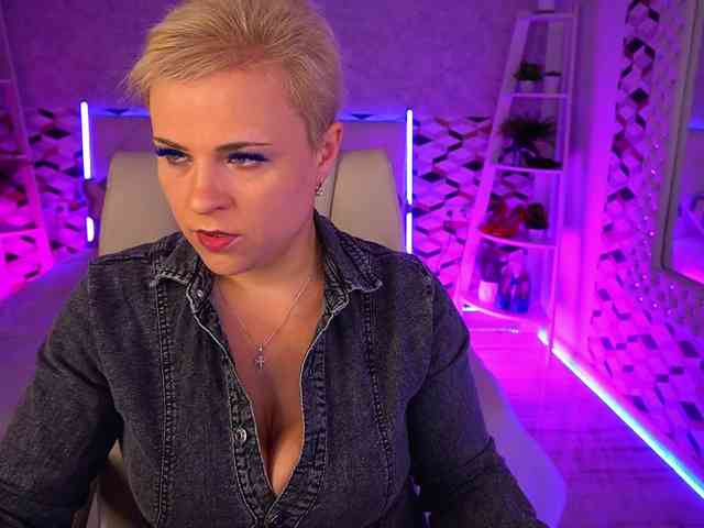 CrystalVibe webcam