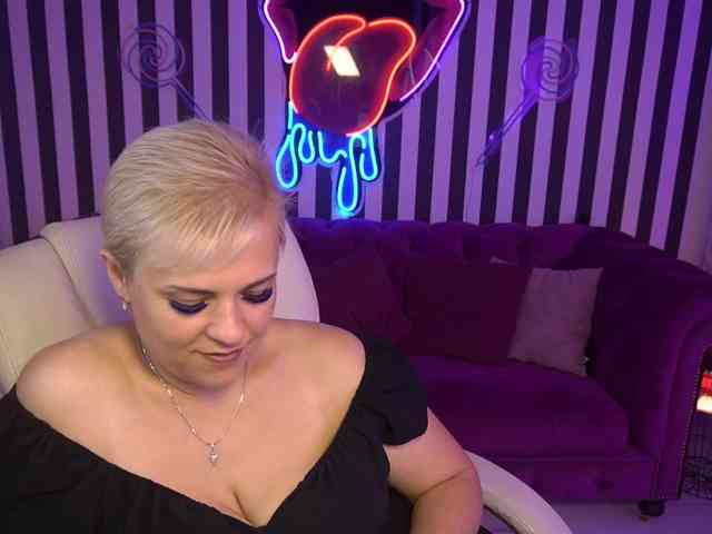 CrystalVibe webcam