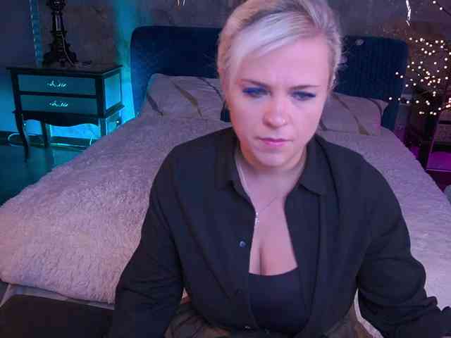 CrystalVibe Live Webcam on BongaCams