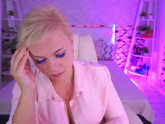 CrystalVibe webcam