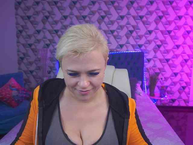 CrystalVibe webcam