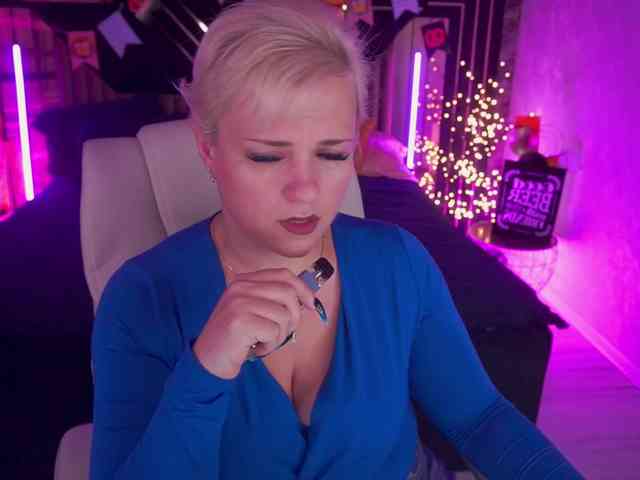CrystalVibe webcam