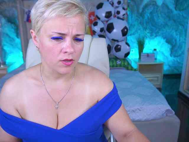 CrystalVibe webcam