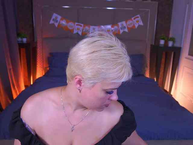 CrystalVibe webcam