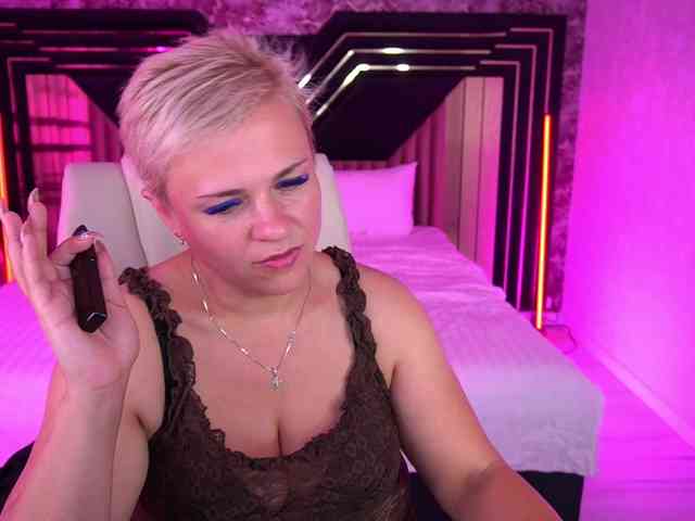 CrystalVibe webcam