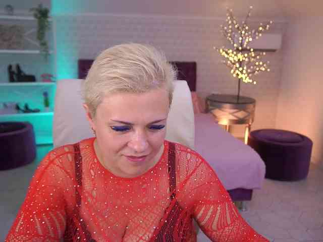 CrystalVibe webcam