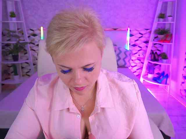 CrystalVibe webcam