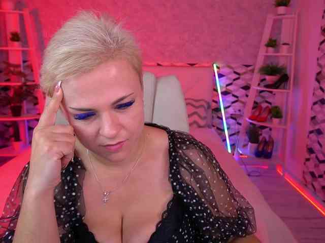 CrystalVibe webcam