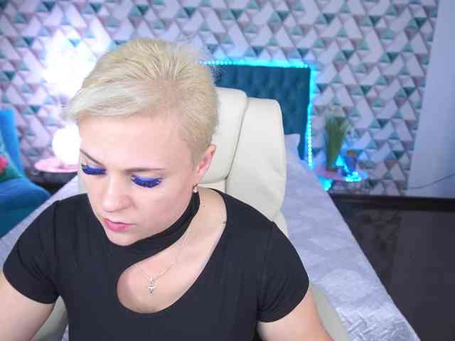 CrystalVibe webcam