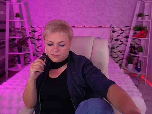 CrystalVibe webcam