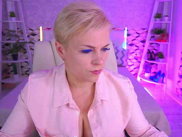 CrystalVibe webcam