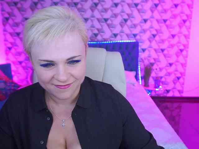 CrystalVibe webcam