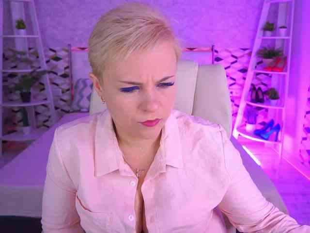 CrystalVibe webcam