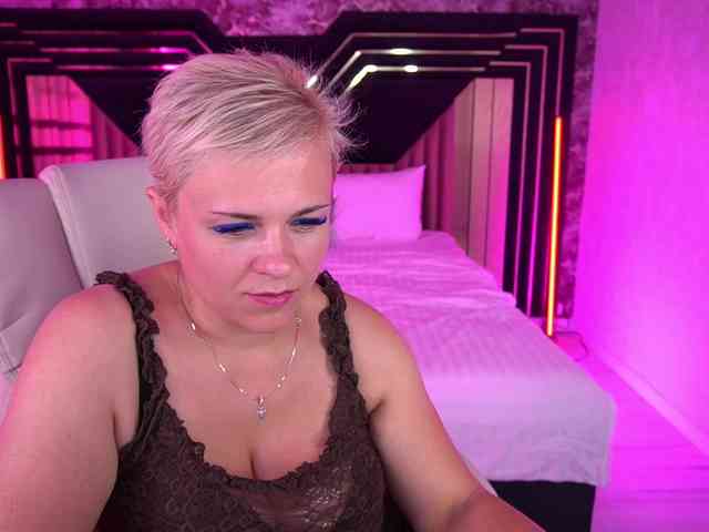 CrystalVibe webcam