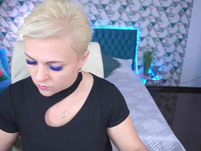 CrystalVibe webcam