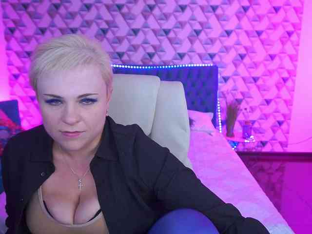 CrystalVibe webcam