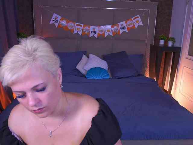 CrystalVibe webcam