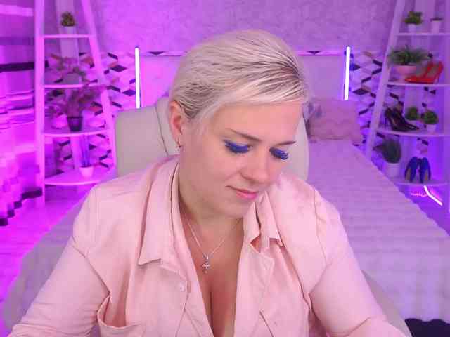 CrystalVibe webcam