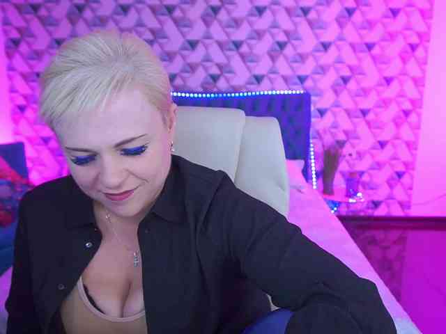 CrystalVibe webcam